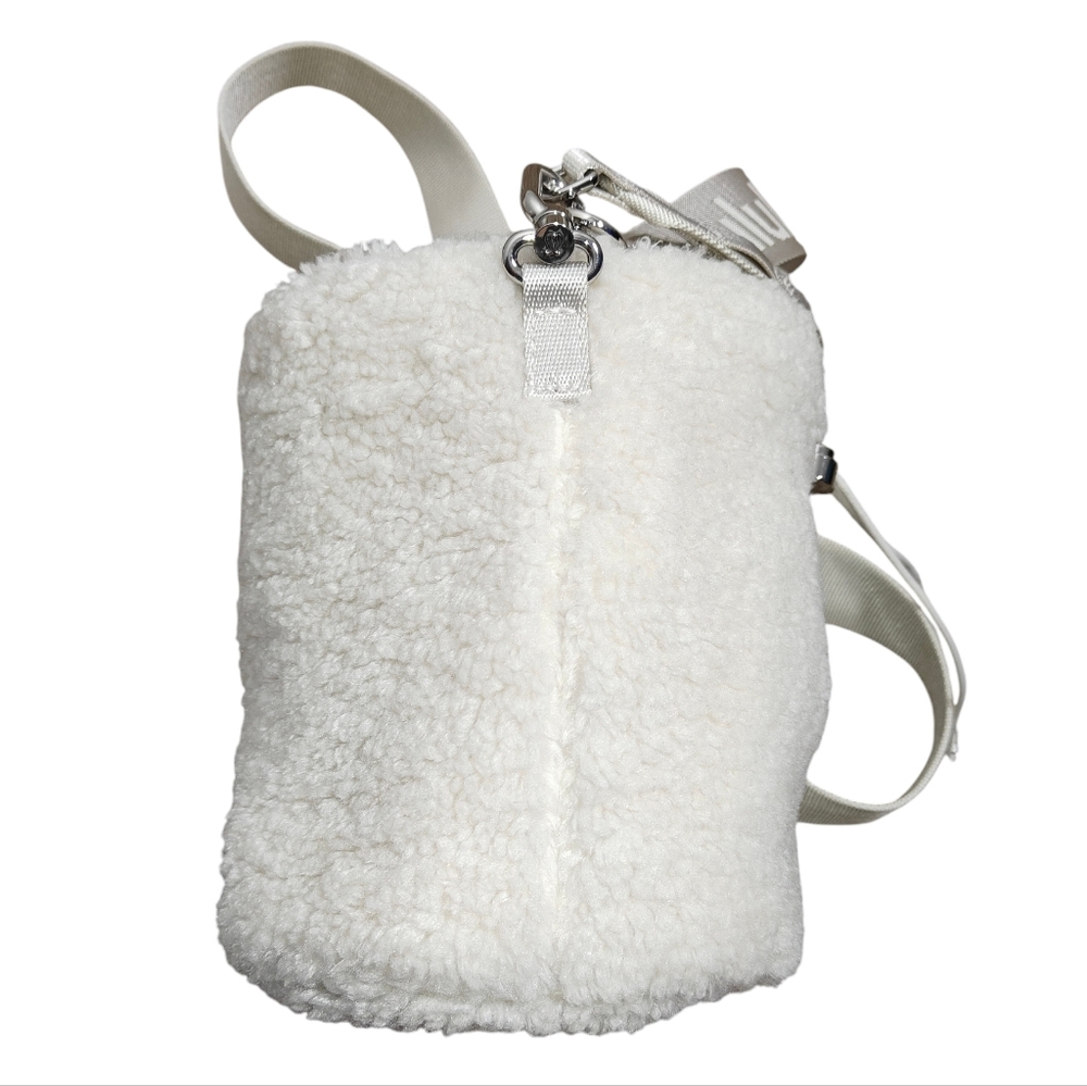 LULULEMON New Year Crossbody White Opal Fleece Bucket Bag 2.5L - Picture 11 of 16